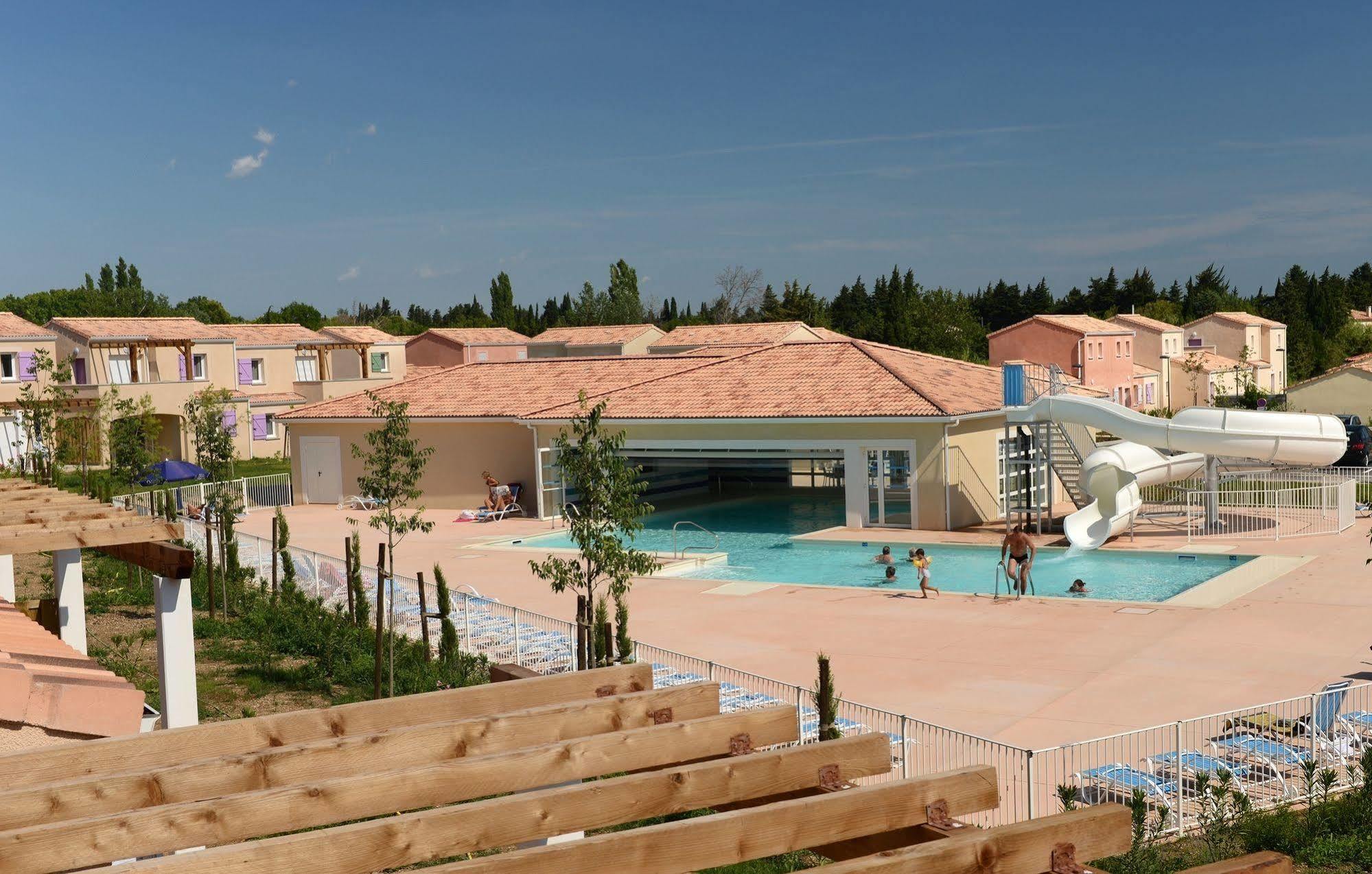 Résidence Odalys Le Mas des Alpilles Paradou Exterior foto